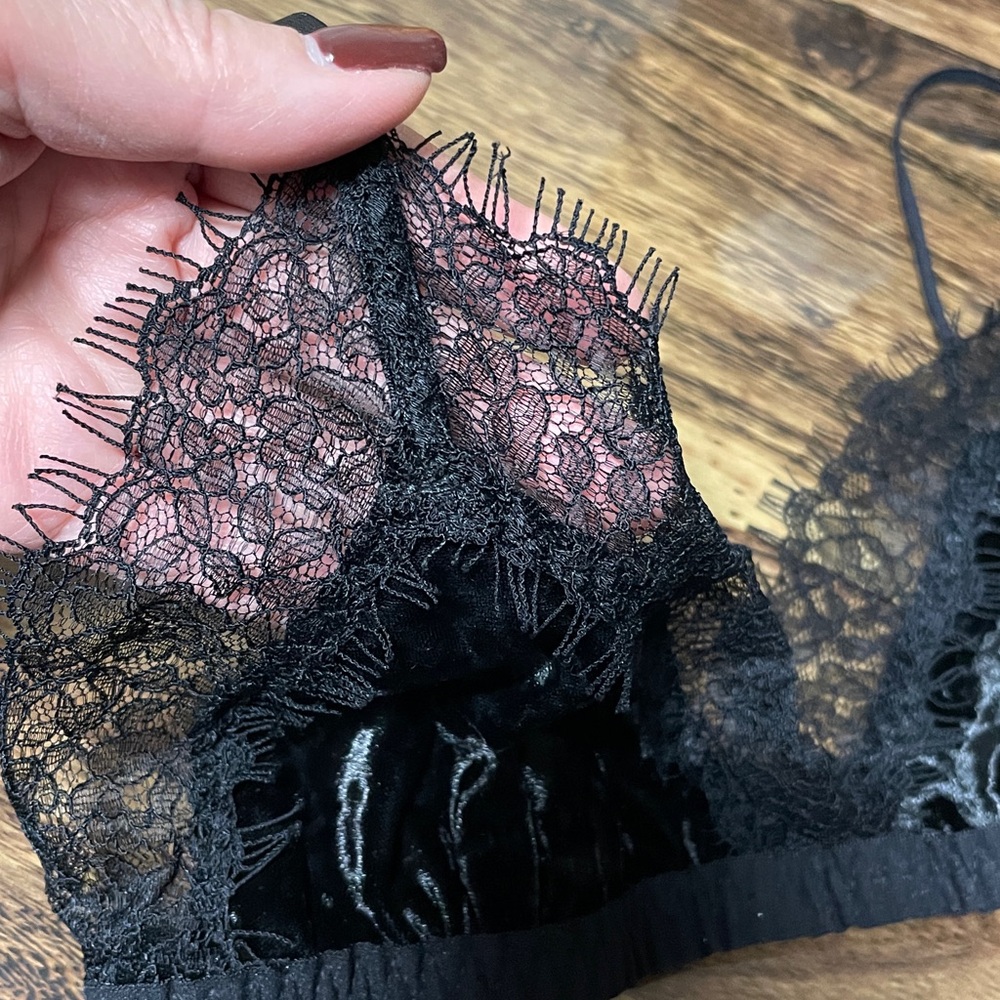 Hanky Panky Black LUXE PANNE VELVET Bralette - Picture 7 of 10